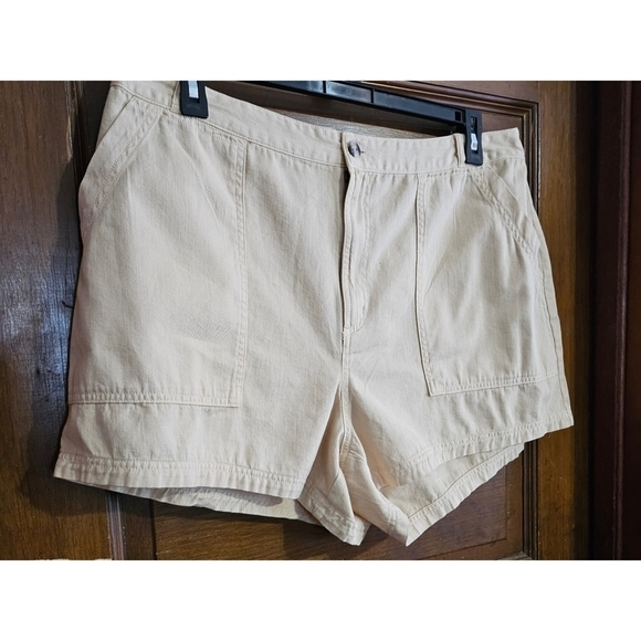 Universal Thread High Rise Utility Shorts - Picture 5 of 11
